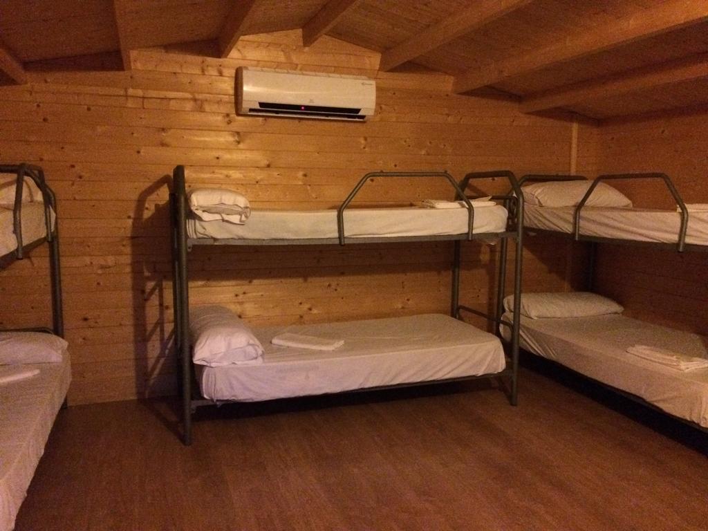 Camping Valdearenas Iznájar Eksteriør billede